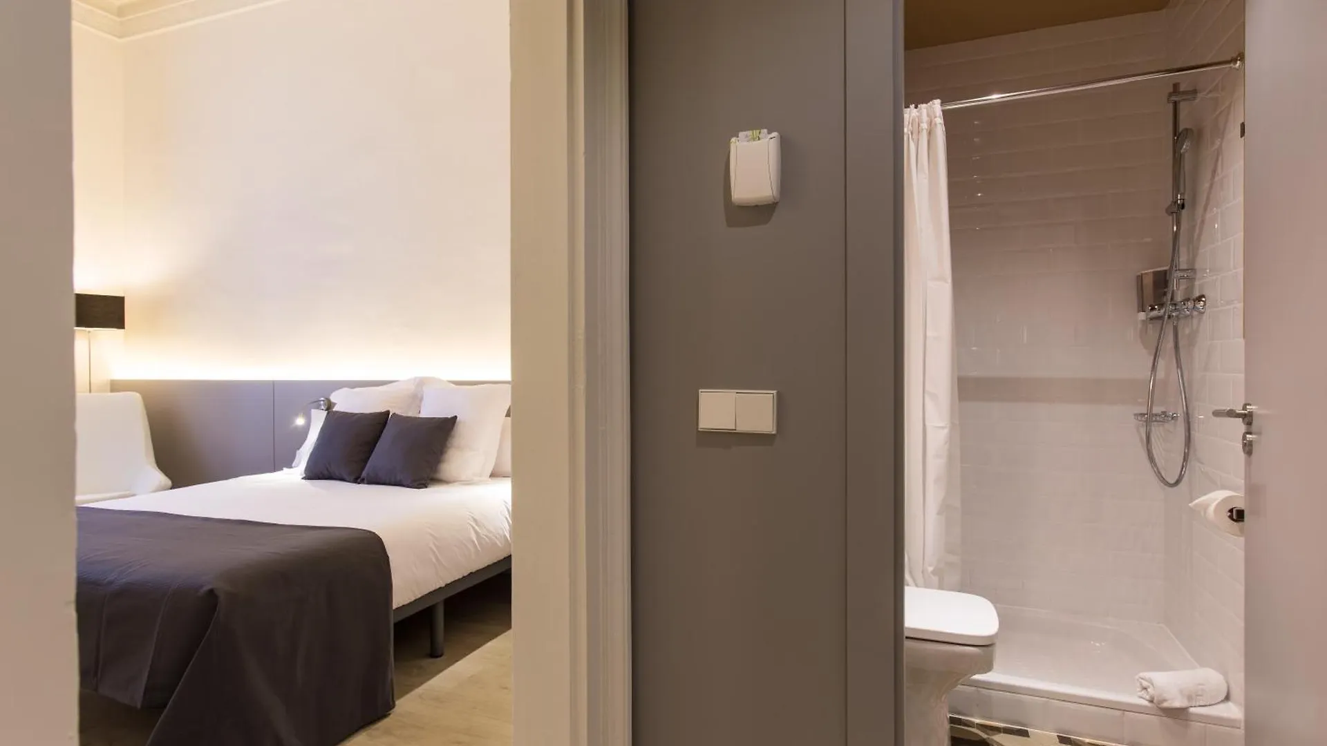 Izaila Plaza Catalunya Hotel Barcelona Guest house