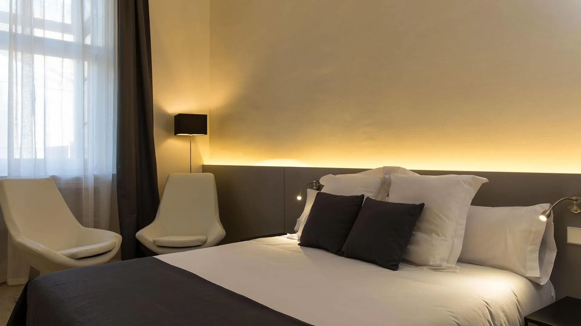 Izaila Plaza Catalunya Hotel Barcelona
