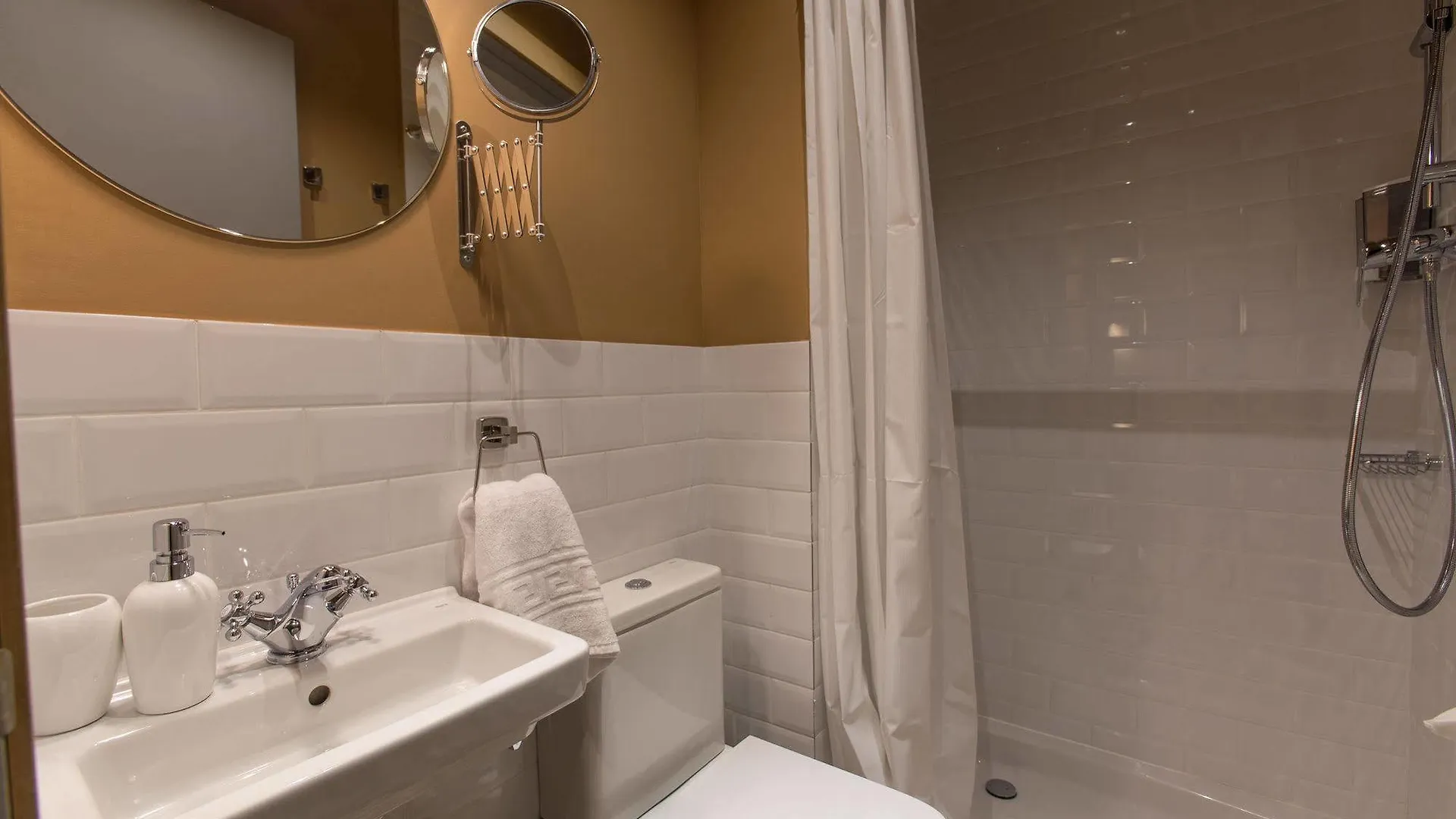 Izaila Plaza Catalunya Hotel Barcelona Guest house
