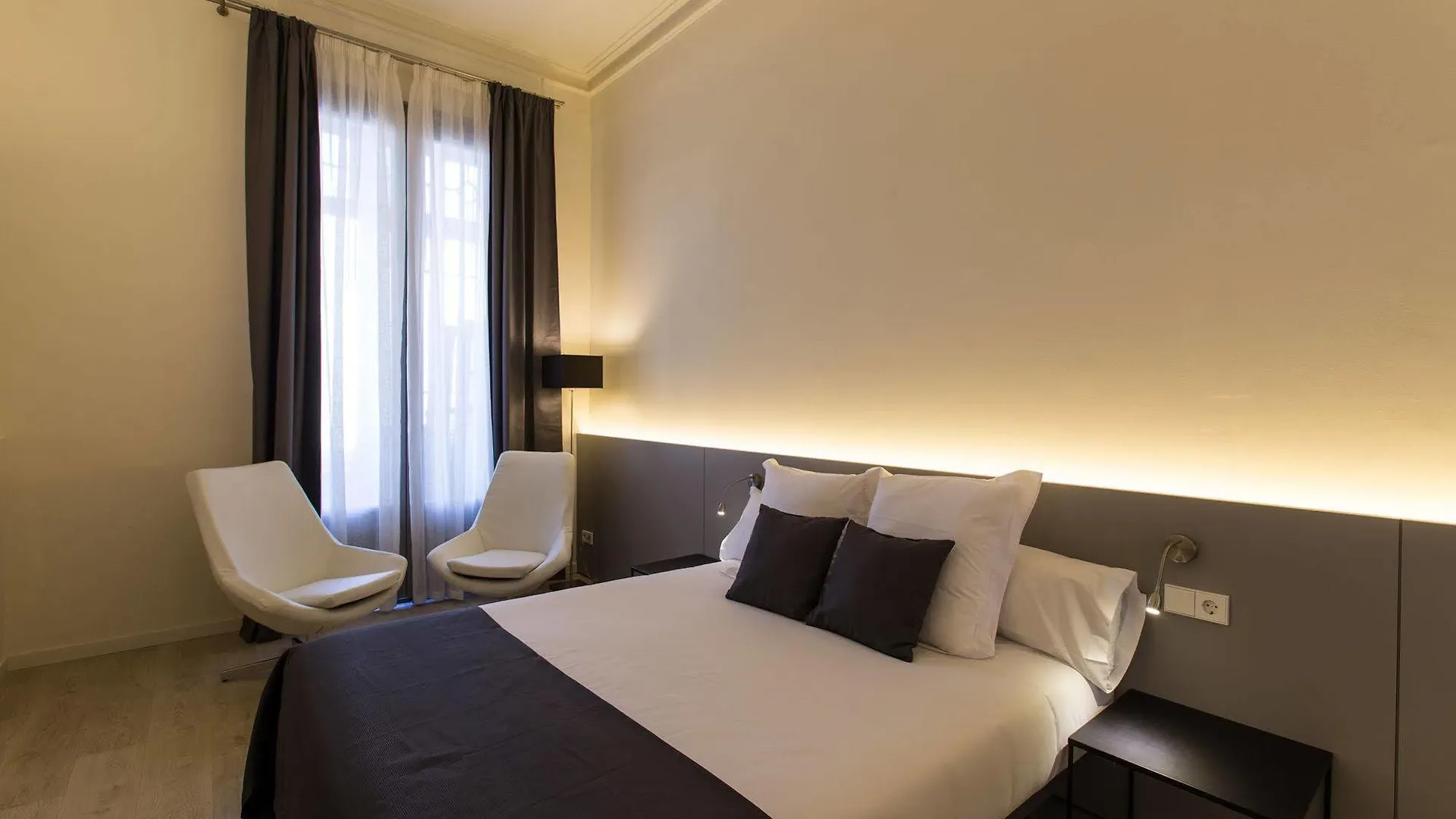 Izaila Plaza Catalunya Hotel Barcelona