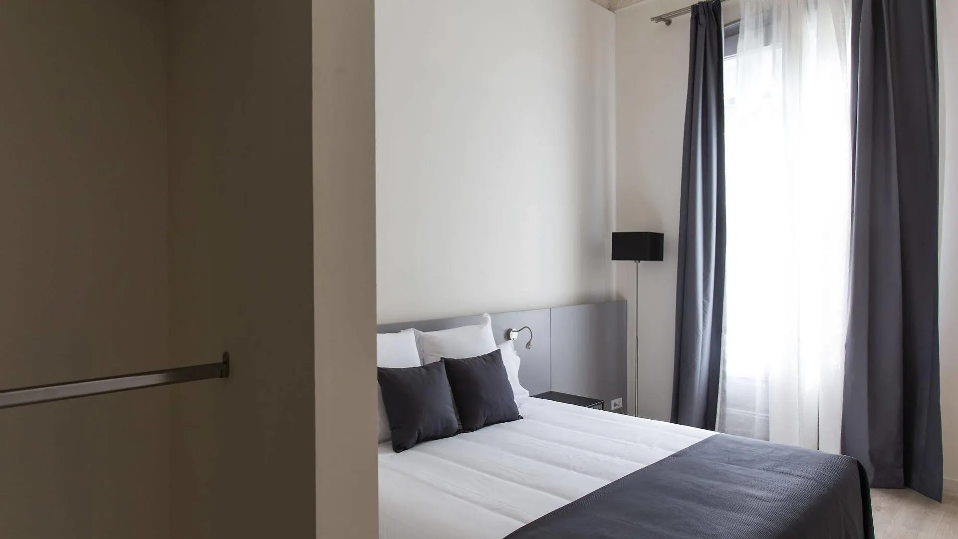 Izaila Plaza Catalunya Hotel Barcelona